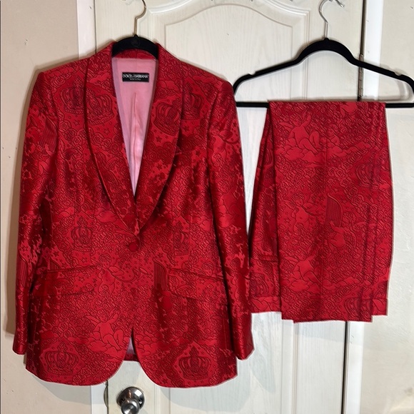 Dolce & Gabbana Red Velvet Blazer with Structured Shoulders